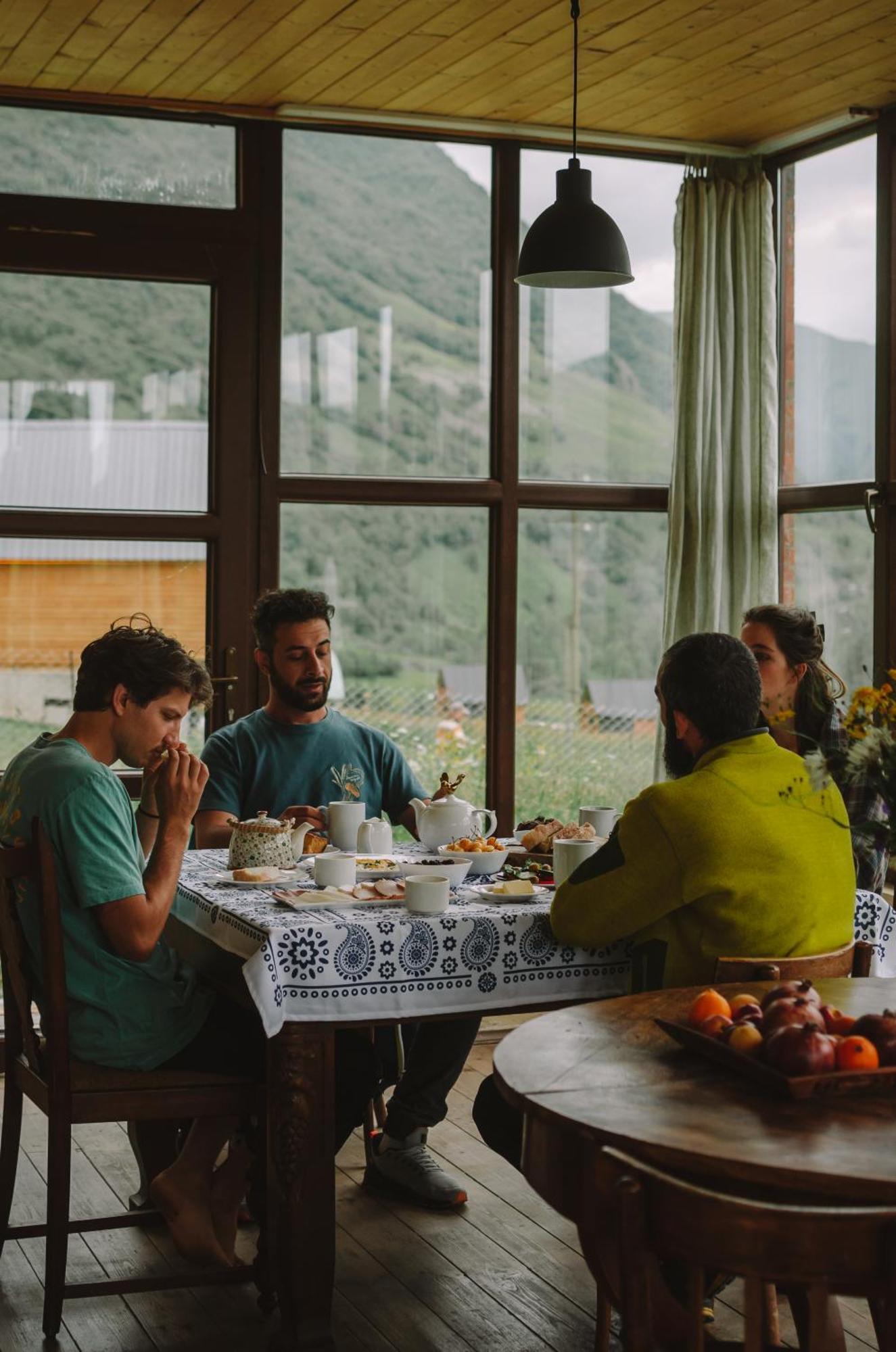 Готель Arte In Kazbegi Екстер'єр фото