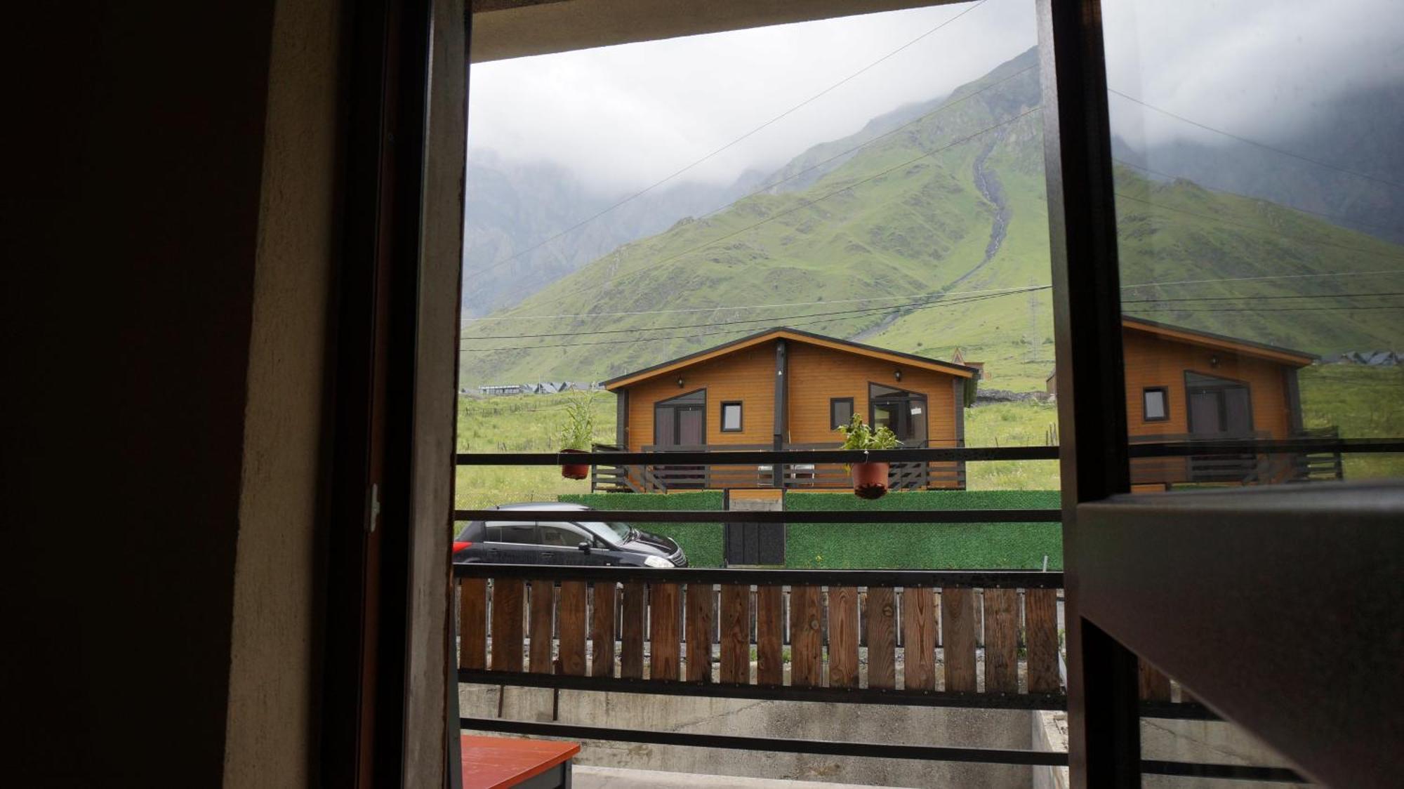 Готель Arte In Kazbegi Екстер'єр фото