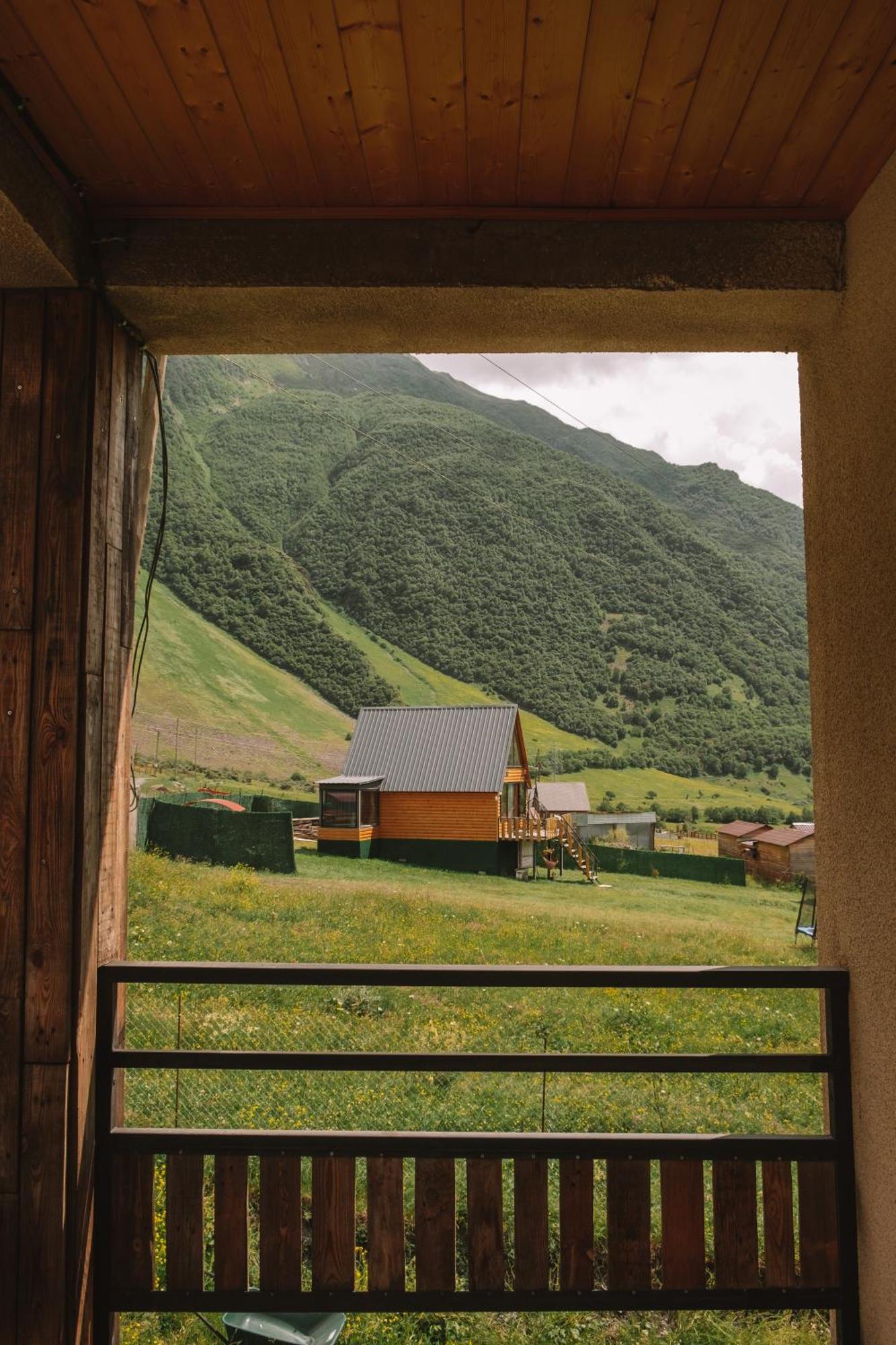 Готель Arte In Kazbegi Екстер'єр фото