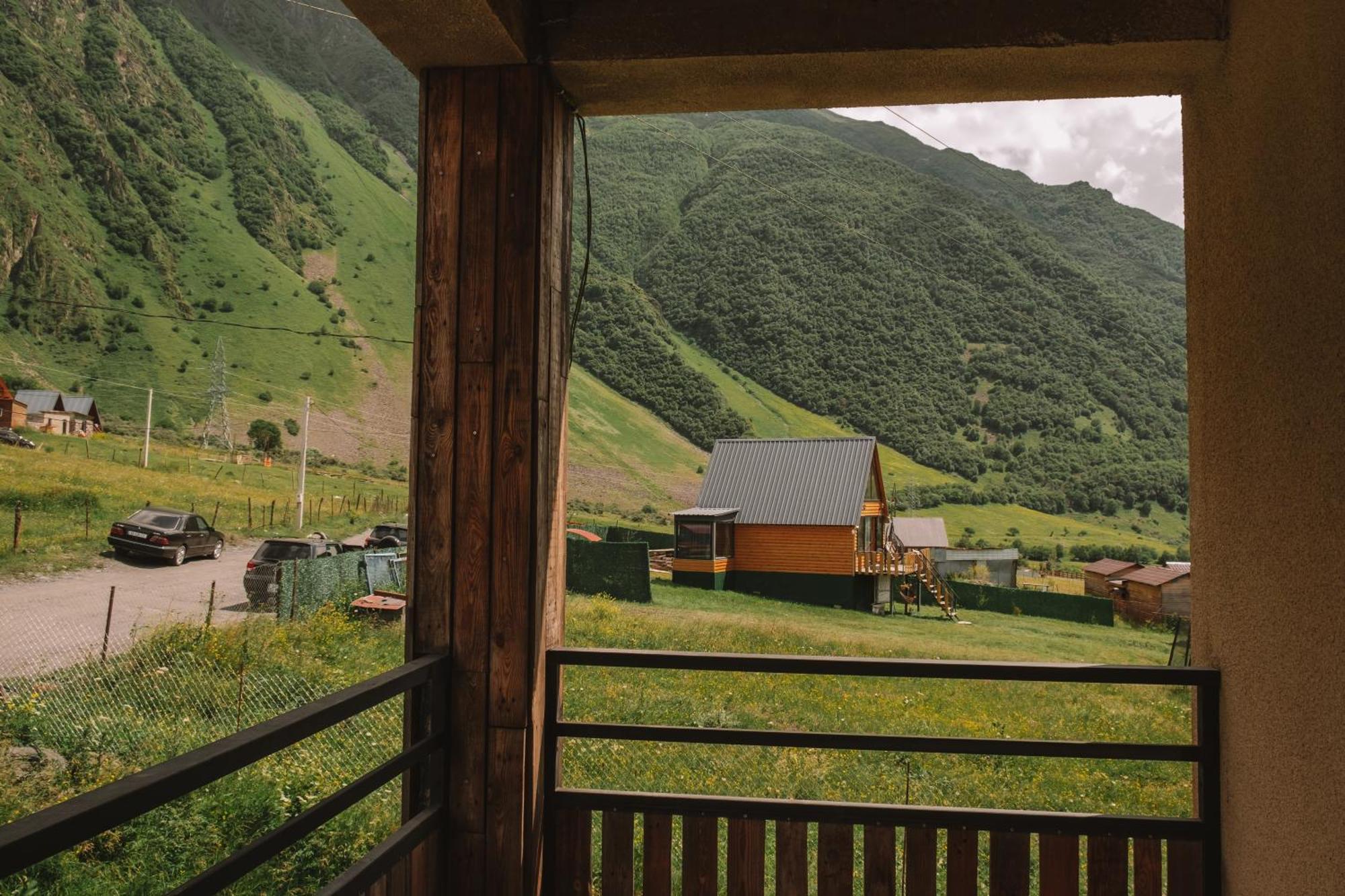 Готель Arte In Kazbegi Екстер'єр фото